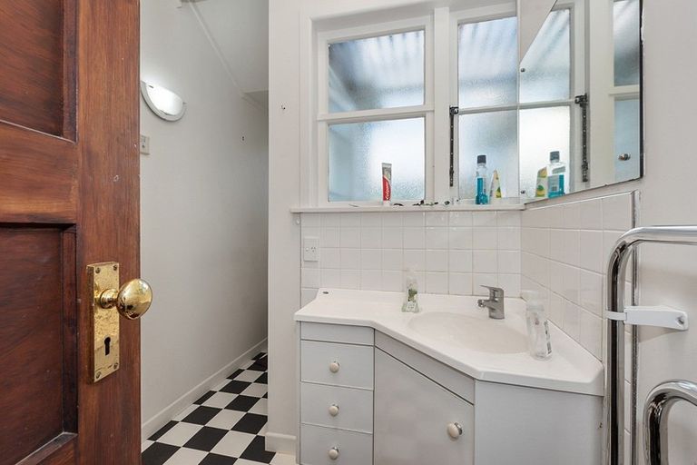 Photo of property in 52 Claude Street, Fairfield, Hamilton, 3214