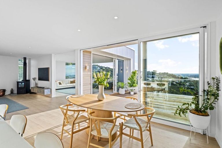 Photo of property in 13 Saint Remy Lane, Redcliffs, Christchurch, 8081