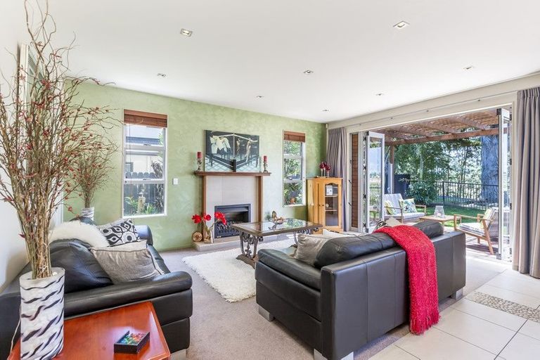 Photo of property in 20a Glenross Drive, Wattle Downs, Auckland, 2103