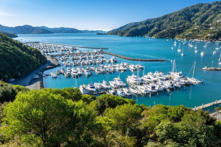 Photo of property in 37 Marina Drive, Waikawa, Picton, 7220