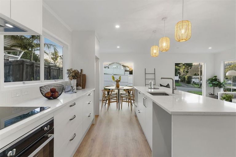 Photo of property in 5 Rambler Crescent, Beach Haven, Auckland, 0626