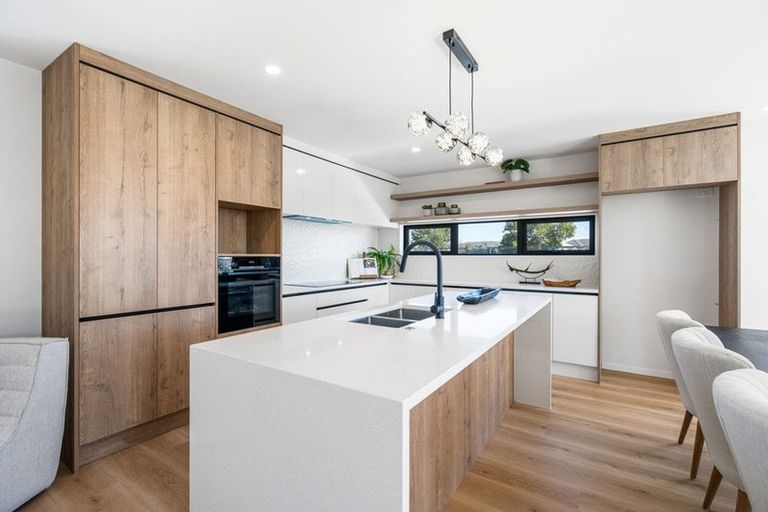 Photo of property in 127a Te Atatu Road, Te Atatu South, Auckland, 0610