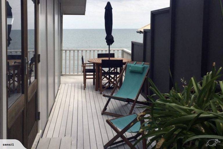 Photo of property in 16 The Parade, Paekakariki, 5034