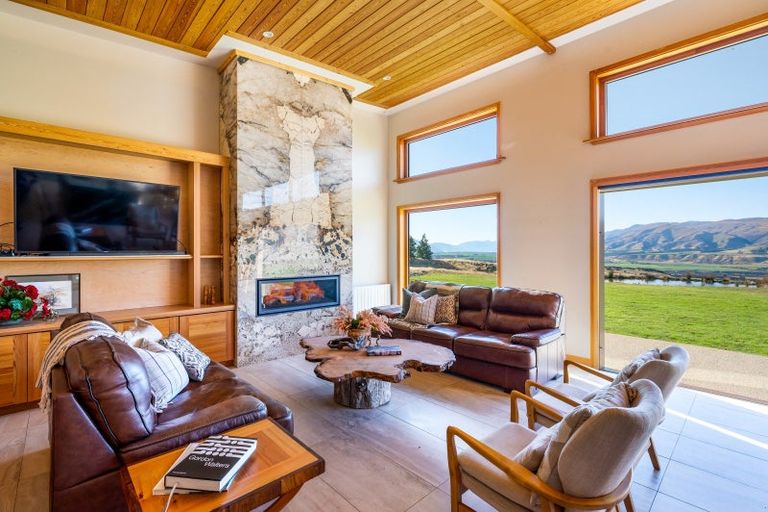 Photo of property in 2 Miharo Lane, Queensberry, Cromwell, 9383