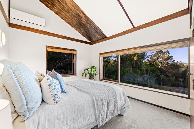 Photo of property in 62 Parr Terrace, Castor Bay, Auckland, 0620