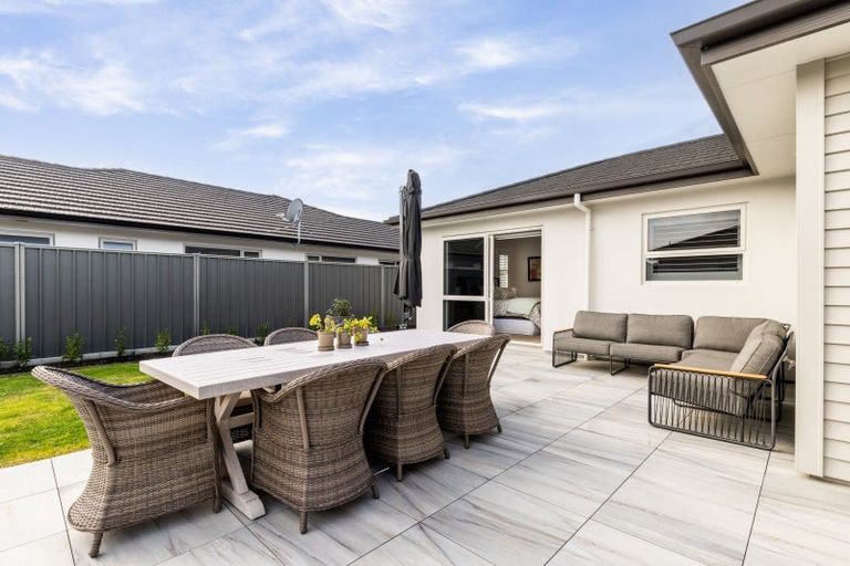 Photo of property in 11 Aoraki Road, Poraiti, Napier, 4112