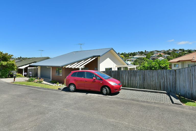 Photo of property in 62 Donald Street, Stanmore Bay, Whangaparaoa, 0932