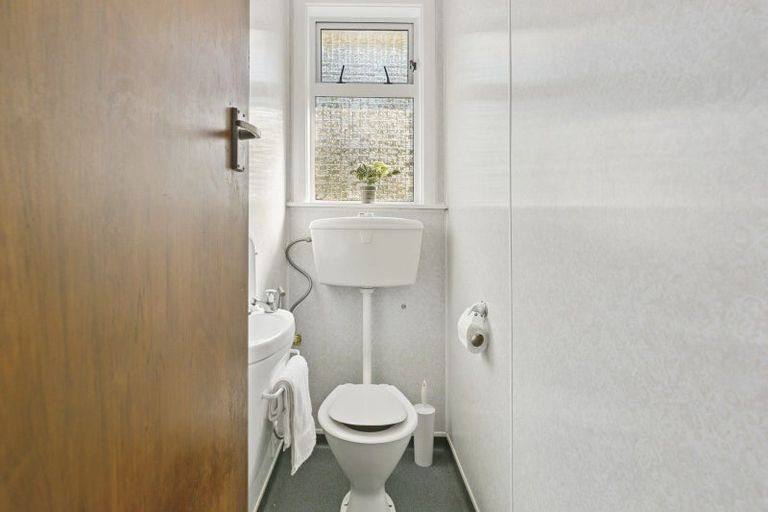 Photo of property in 347 Main Road, Tawa, Wellington, 5028