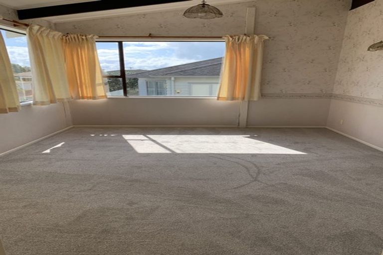 Photo of property in 17 Waller Avenue, Bucklands Beach, Auckland, 2012