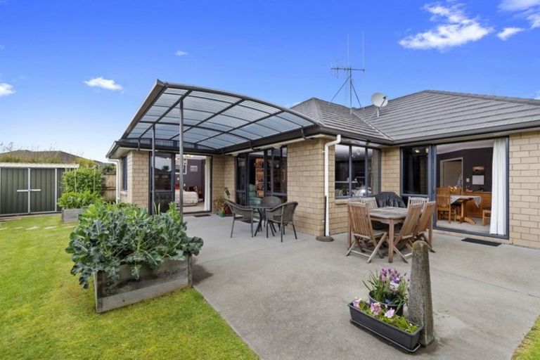 Photo of property in 1 Holly Place, Rototuna North, Hamilton, 3210