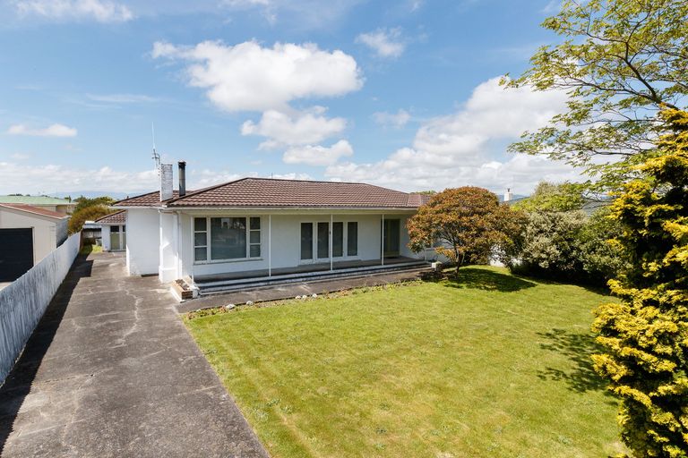 Photo of property in 35 Manchester Street, Takaro, Palmerston North, 4412