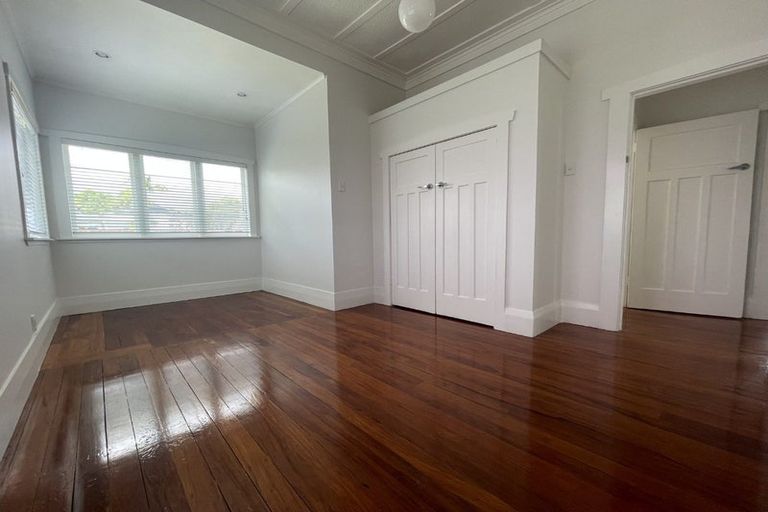 Photo of property in 29a Miro Street, New Lynn, Auckland, 0600