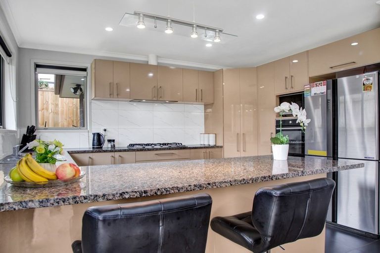 Photo of property in 8 Garrett Drive, Whalers Gate, New Plymouth, 4310