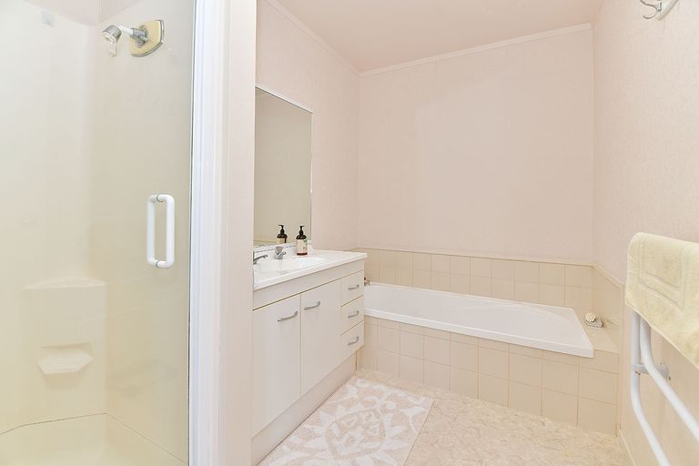 Photo of property in 62 Donald Street, Stanmore Bay, Whangaparaoa, 0932