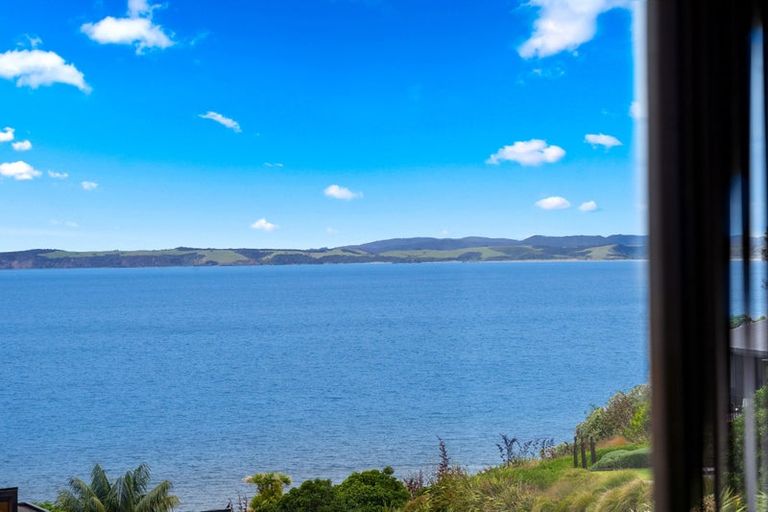 Photo of property in 126-128 Lax Crescent, Leigh, 0985