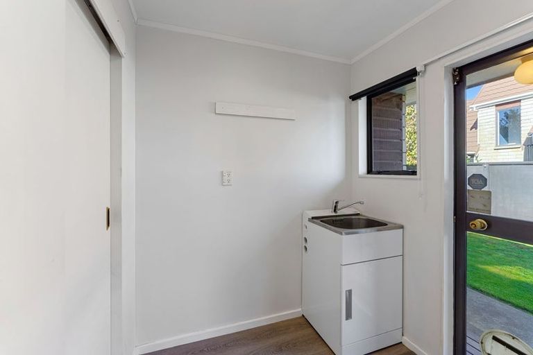 Photo of property in 37 Rosebank Grove, Waikanae, 5036