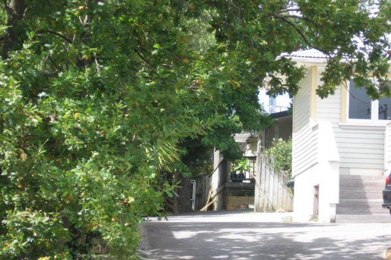 Photo of property in 16 Dakota Avenue, Beach Haven, Auckland, 0626