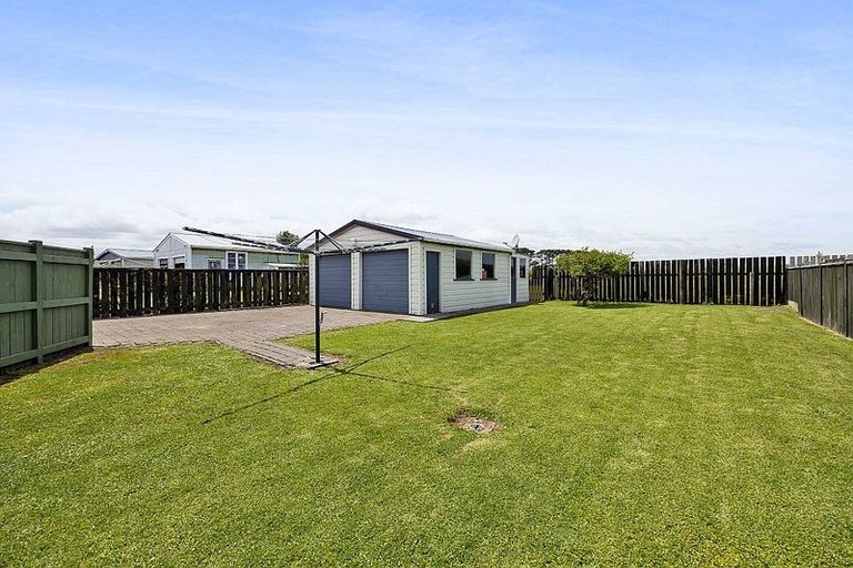 Photo of property in 49 Brennan Place, Opunake, 4616