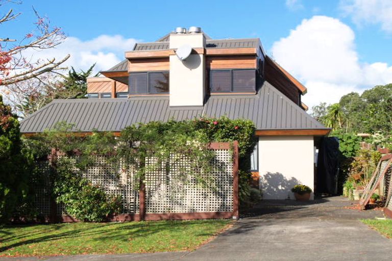Photo of property in 17 Sea View Terrace, Cockle Bay, Auckland, 2014