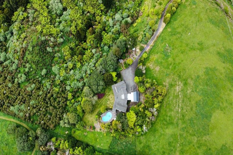 Photo of property in 447 Barrett Road, Omata, New Plymouth, 4374
