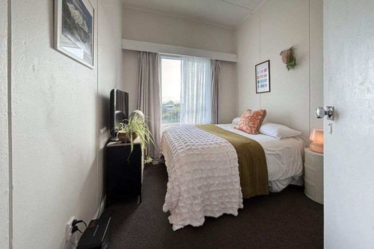 Photo of property in 67 Marine Parade, Paraparaumu Beach, Paraparaumu, 5032