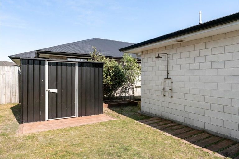 Photo of property in 11 Livingstone Drive, Papamoa Beach, Papamoa, 3118