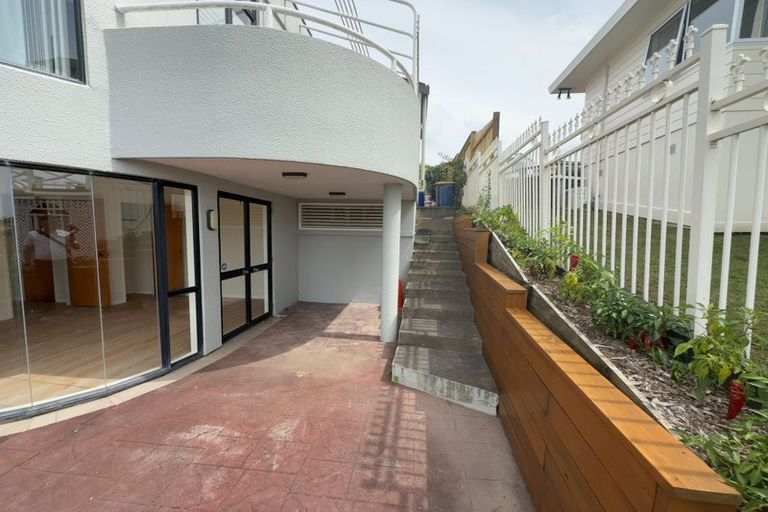 Photo of property in 16 Calypso Place, Rothesay Bay, Auckland, 0630