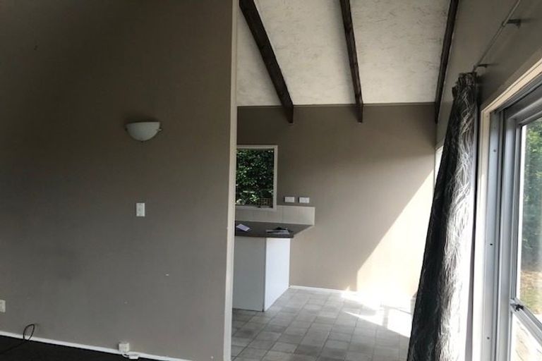 Photo of property in 2/10 Waratah Street, Birkenhead, Auckland, 0626