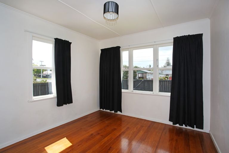 Photo of property in 36 Old Wairoa Road, Papakura, 2110