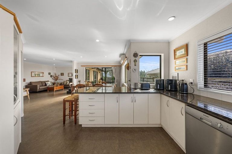 Photo of property in 33 Ruze Vida Drive, Massey, Auckland, 0614