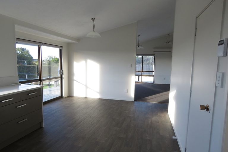 Photo of property in 21b Ambler Avenue, Glen Eden, Auckland, 0602