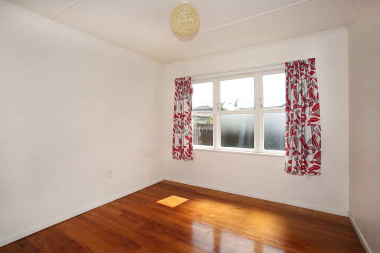 Photo of property in 36 Old Wairoa Road, Papakura, 2110