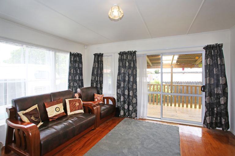 Photo of property in 36 Old Wairoa Road, Papakura, 2110