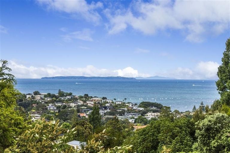 Photo of property in 271 East Coast Road, Mairangi Bay, Auckland, 0630