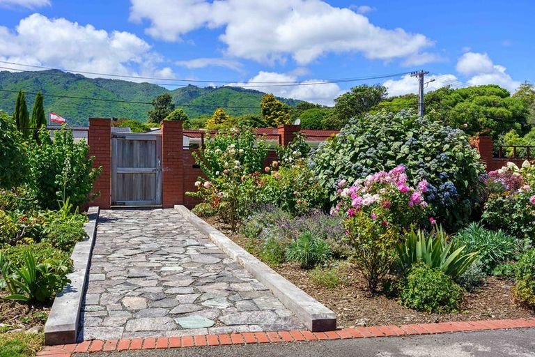 Photo of property in 45-47 Kohekohe Road, Waikanae, 5036
