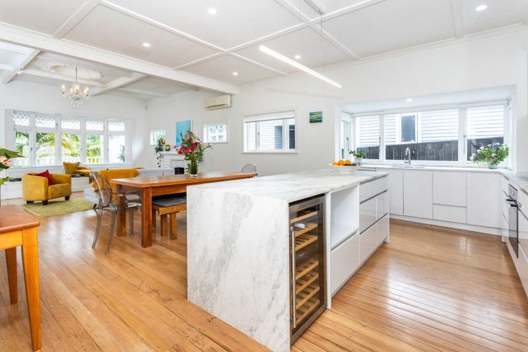 Photo of property in 35 William Denny Avenue, Westmere, Auckland, 1022