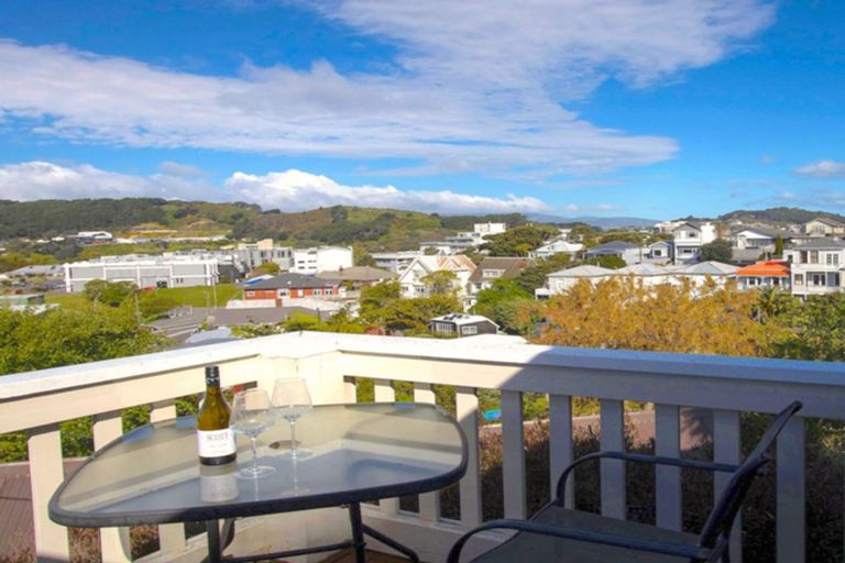 Photo of property in 53 Hankey Street, Mount Cook, Wellington, 6011