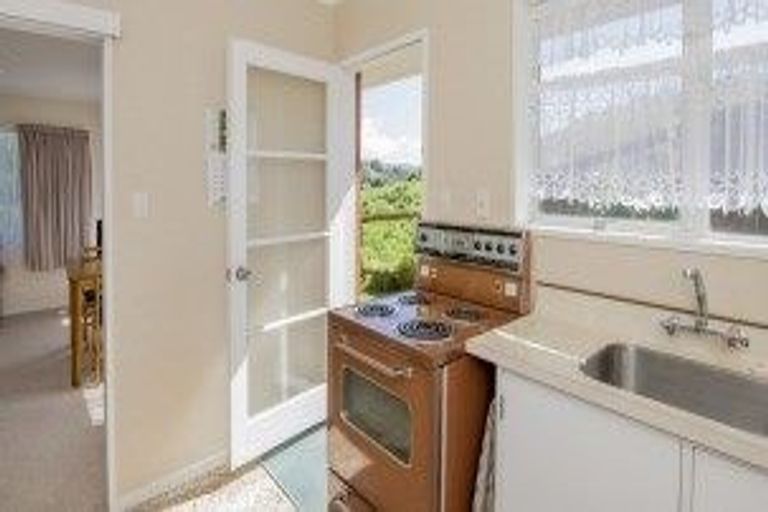 Photo of property in 71b Raumati Road, Raumati Beach, Paraparaumu, 5032