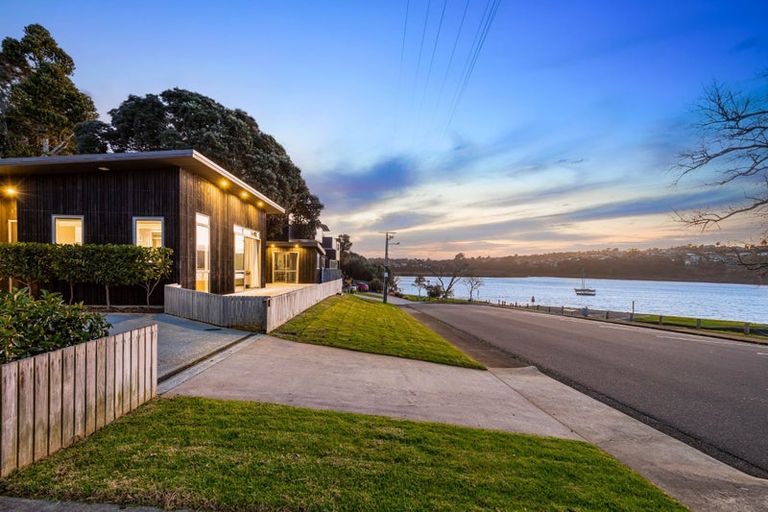 Photo of property in 12b Chapman Road, Te Atatu Peninsula, Auckland, 0610