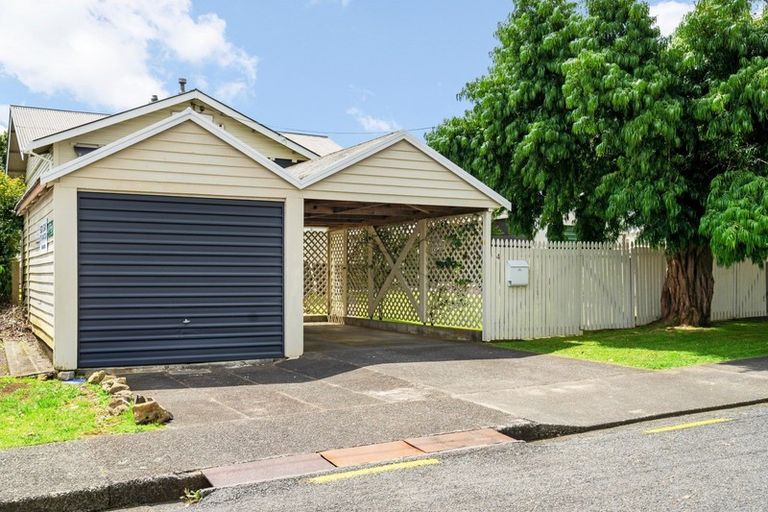 Photo of property in 4 Kent Road, Regent, Whangarei, 0112