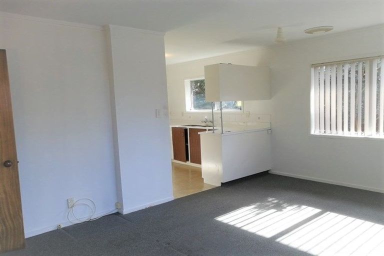 Photo of property in 18 Ramillies Place, Glenfield, Auckland, 0629