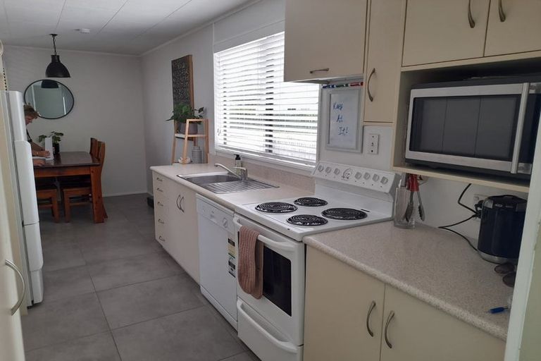 Photo of property in 22 Seaway Road, Clarks Beach, 2122