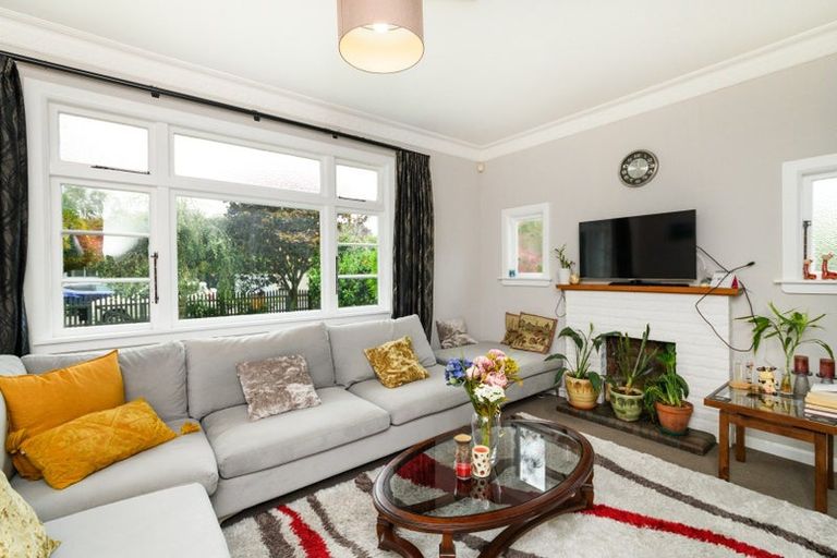 Photo of property in 10 Hardie Street, Hokowhitu, Palmerston North, 4410