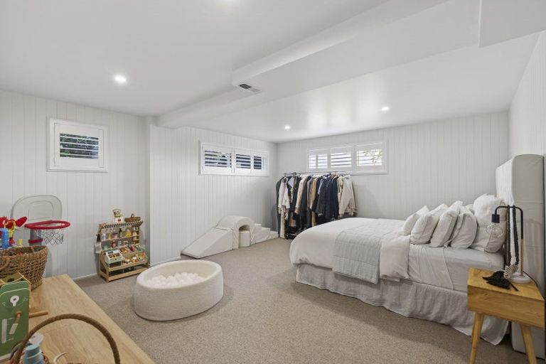 Photo of property in 25 Nevada Drive, Merrilands, New Plymouth, 4312