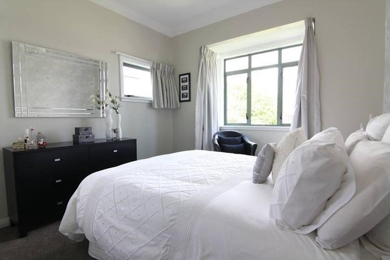 Photo of property in 5 Kowhai Avenue, Ebdentown, Upper Hutt, 5018