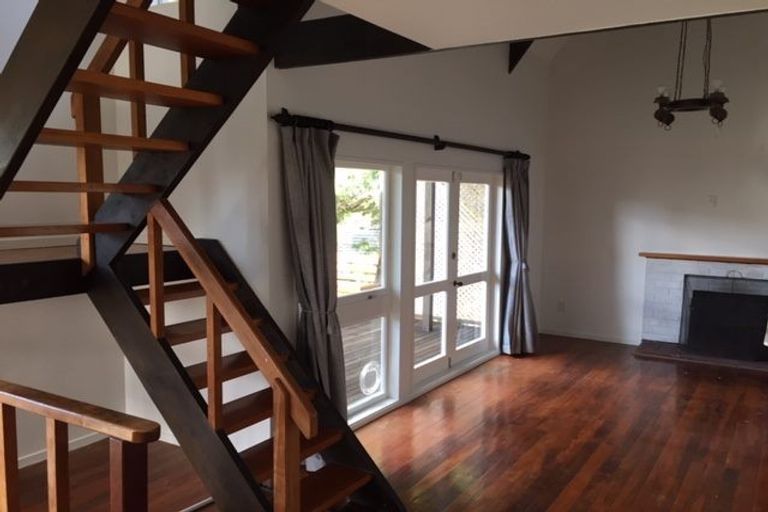 Photo of property in 112a Rosier Road, Glen Eden, Auckland, 0602