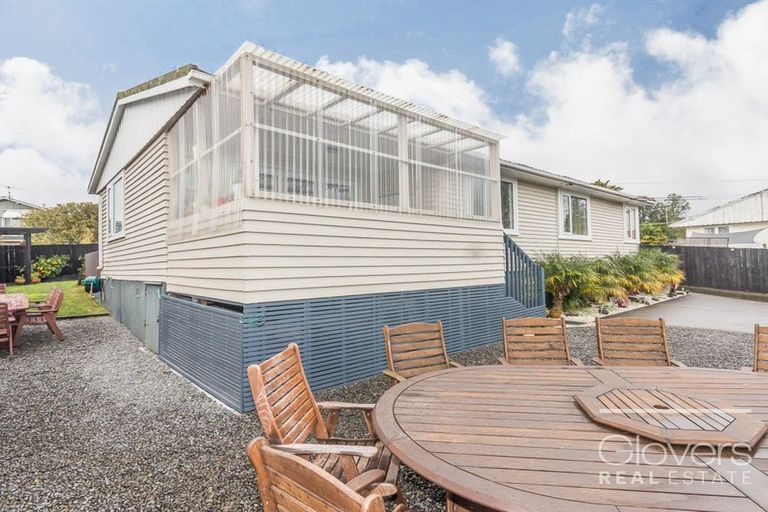 Photo of property in 236 Whitney Street, Blockhouse Bay, Auckland, 0600