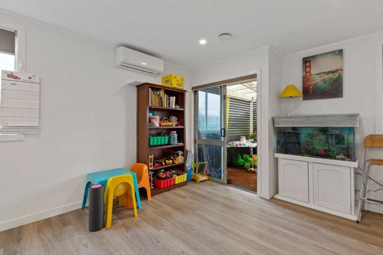 Photo of property in 26 Parakai Avenue, Parakai, 0830