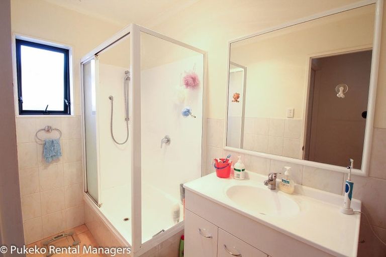 Photo of property in 9 Aronia Way, Goodwood Heights, Auckland, 2105