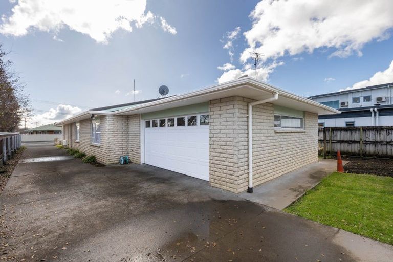 Photo of property in 103 Tukapa Street, Westown, New Plymouth, 4310